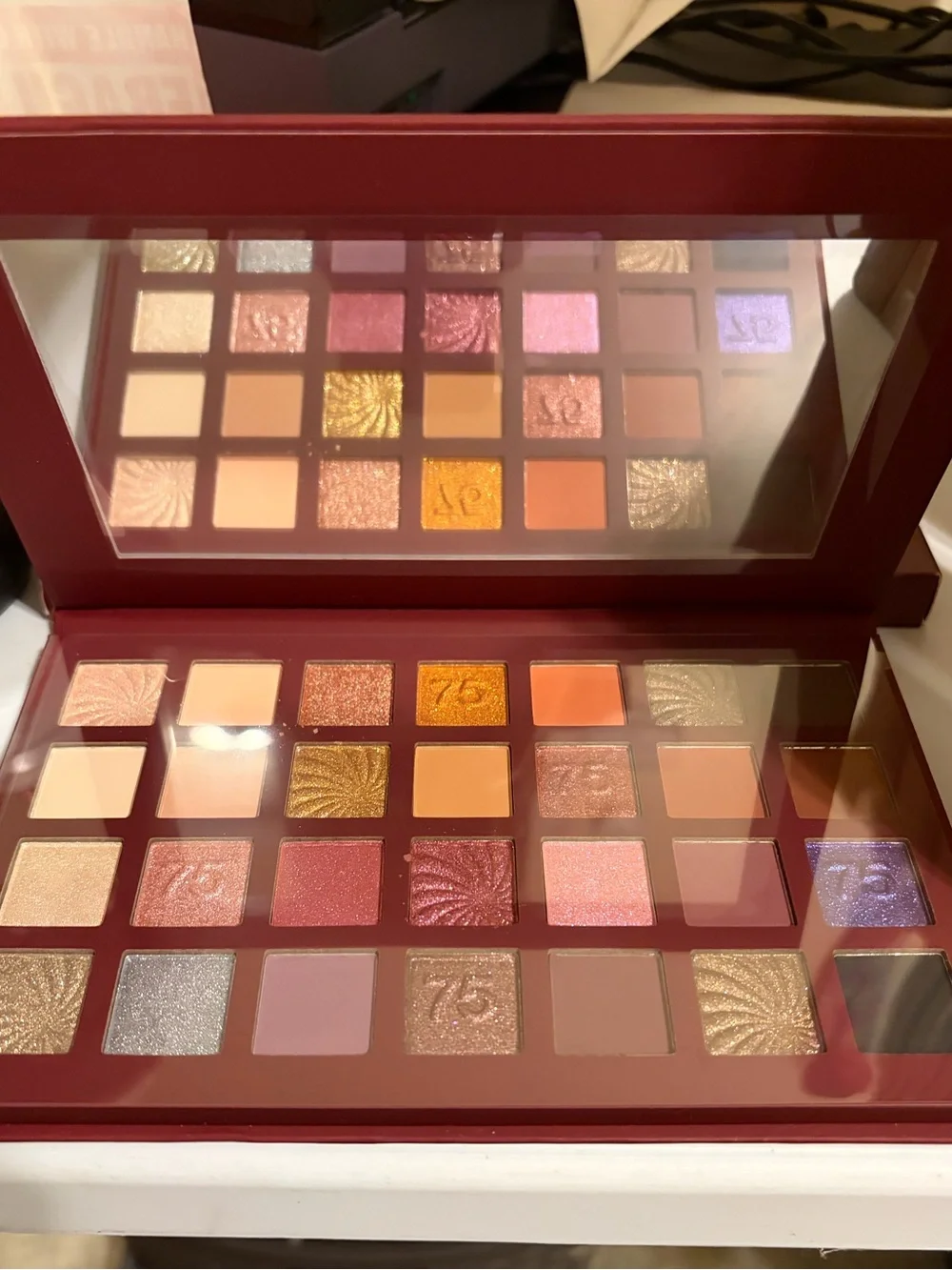 Warm Metallic & Matte Eyeshadow Palette - Multi-Color